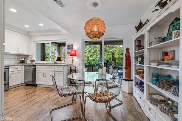 Dining room, Interior, Kitchen, Pendant Lights, Recessed Lighting, Wood Texture Flooring