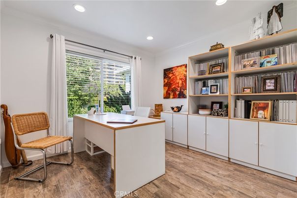 Home Office, Interior, Recessed Lighting, Wood Texture Flooring