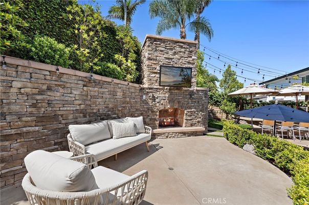 Exterior, Fireplace