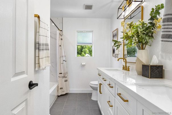 Bathroom, Dual Sink Vanities, Interior
