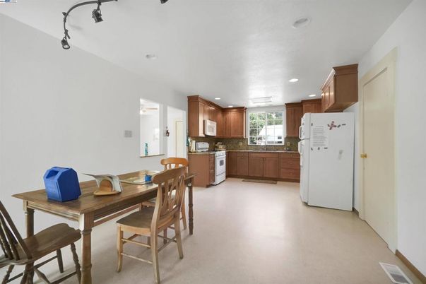 Dining room, Interior, Kitchen, Recessed Lighting
