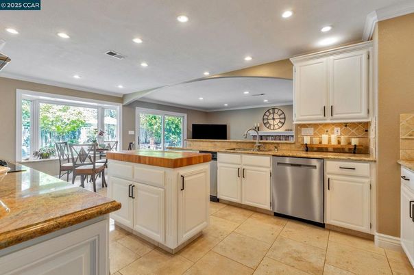 Dining room, Interior, Kitchen, Recessed Lighting, Stainless Steel Appliances, Wooden Ceilings