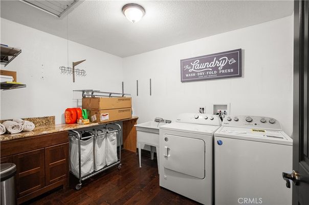 Interior, Washer, Wood Texture Flooring