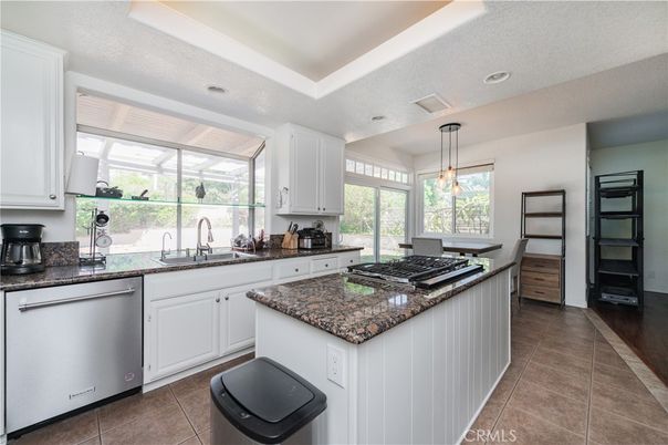 Dining room, Interior, Kitchen, Pendant Lights, Recessed Lighting, Stainless Steel Appliances