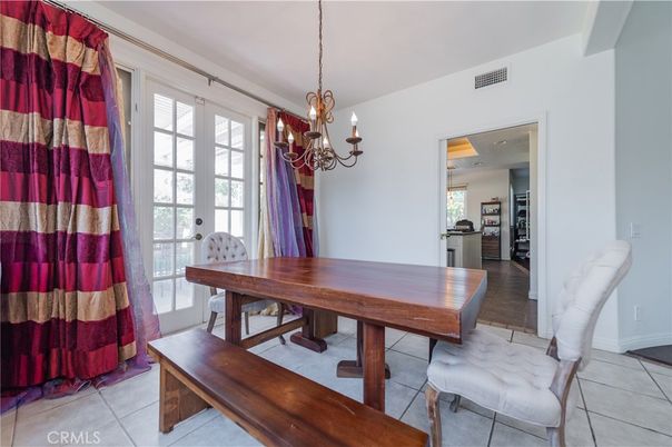 Chandelier, Dining room, Interior