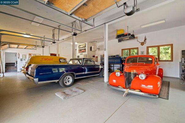 Garage, Interior