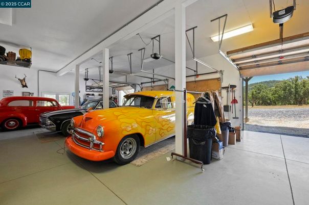 Garage, Interior