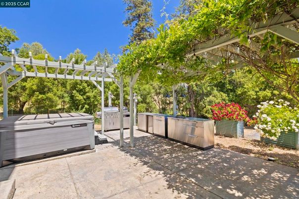 Exterior, Hot Tub