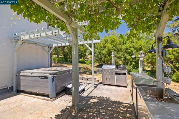 Exterior, Hot Tub