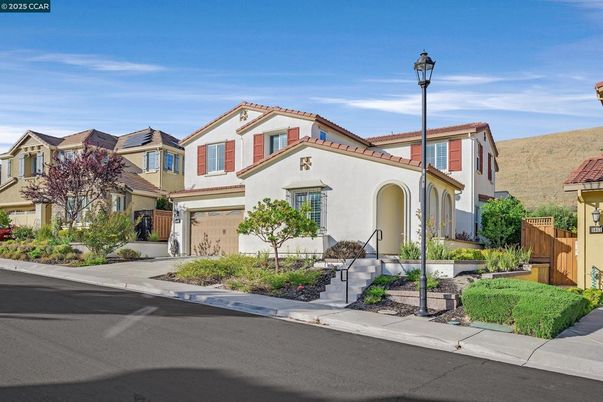 Attached, Exterior, Facade, Spanish Mediterranean