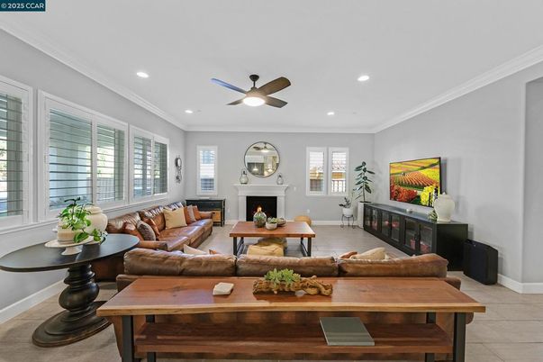 Fireplace, Interior, Living room, Recessed Lighting