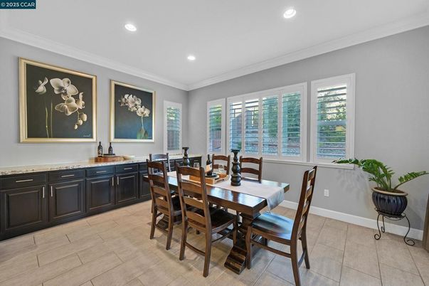 Dining room, Interior, Recessed Lighting