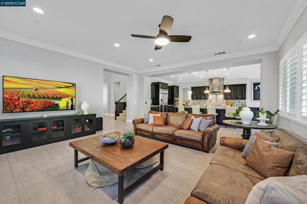 Dining room, Interior, Kitchen, Living room, Pendant Lights, Recessed Lighting, Stainless Steel Appliances