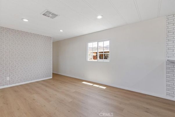 Empty room, Interior, Recessed Lighting, Wood Texture Flooring