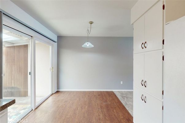 Empty room, Interior, Pendant Lights, Wood Texture Flooring