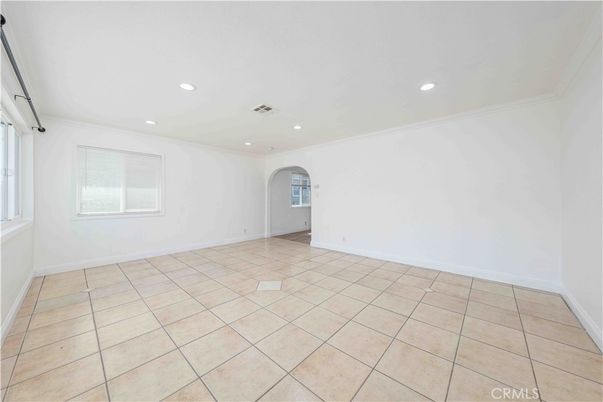 Empty room, Interior, Recessed Lighting
