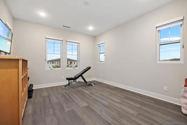 Fitness Equipment, Interior, Recessed Lighting, Wood Texture Flooring
