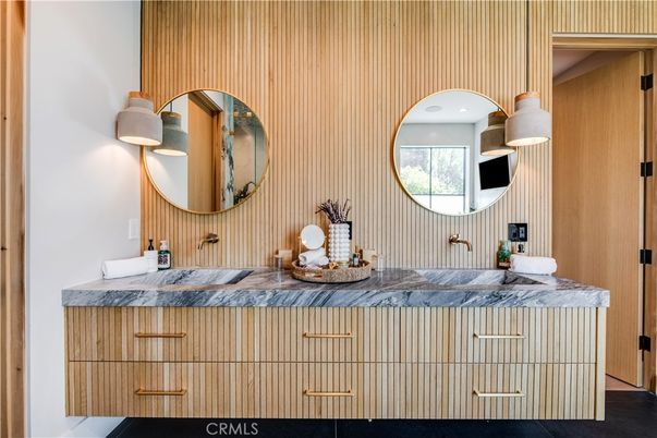 Bathroom, Dual Sink Vanities, Interior, Pendant Lights