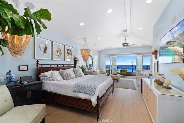 Bedroom, Interior, Pendant Lights, Recessed Lighting, Water, Wood Texture Flooring