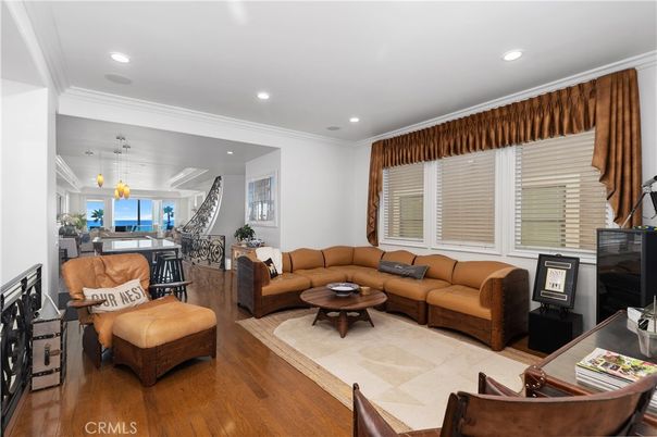 Interior, Living room, Pendant Lights, Recessed Lighting, Water, Wood Texture Flooring