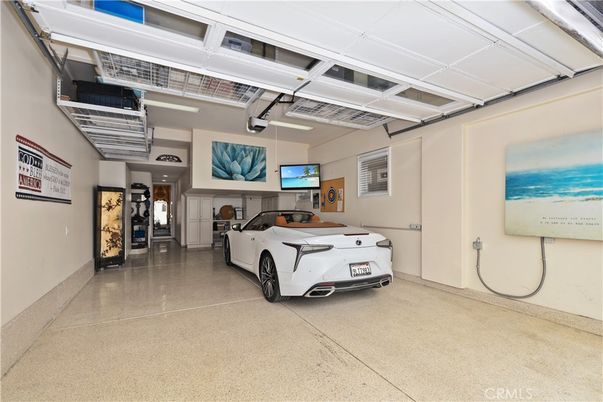 Garage, Interior