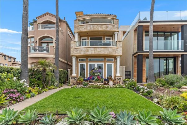 Backyard, Exterior, Facade, Mediterranean
