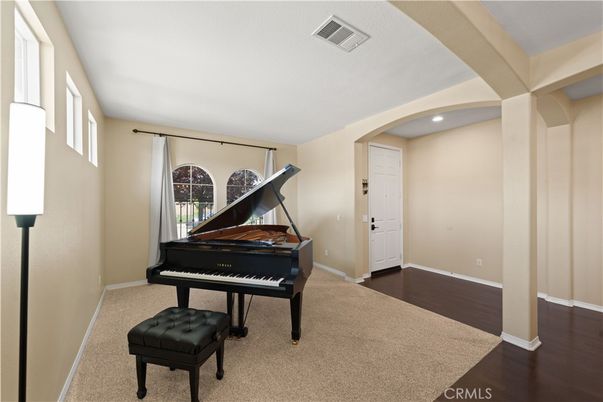 Interior, Piano, Recessed Lighting, Wood Texture Flooring