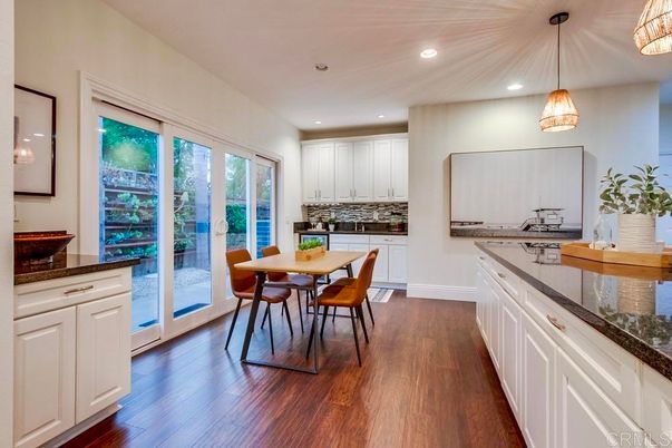 Dining room, Interior, Kitchen, Pendant Lights, Recessed Lighting, Wood Texture Flooring