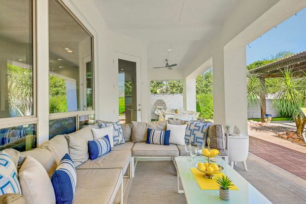Exterior, Living room