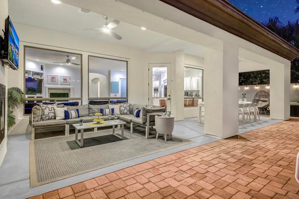 Exterior, Living room