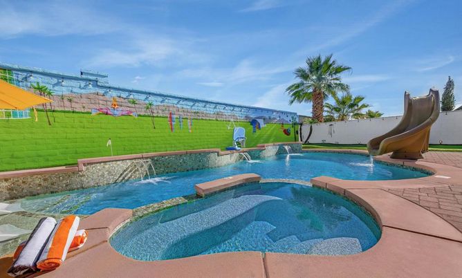Exterior, Playground, Pool