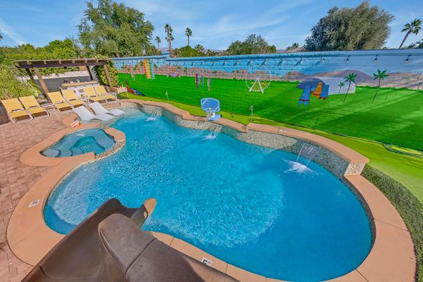 Exterior, Pool