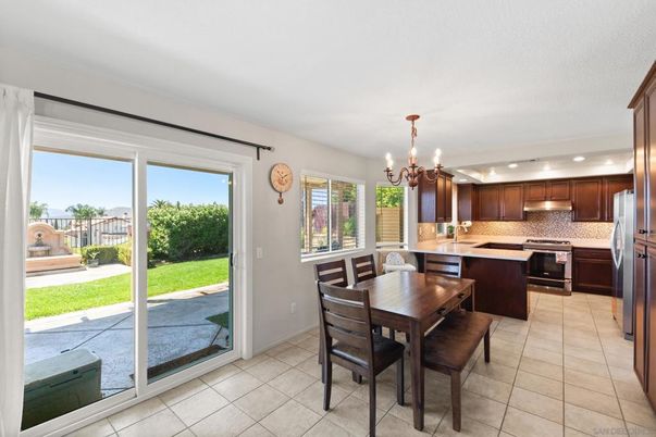 Chandelier, Dining room, Interior, Kitchen, Recessed Lighting, Stainless Steel Appliances