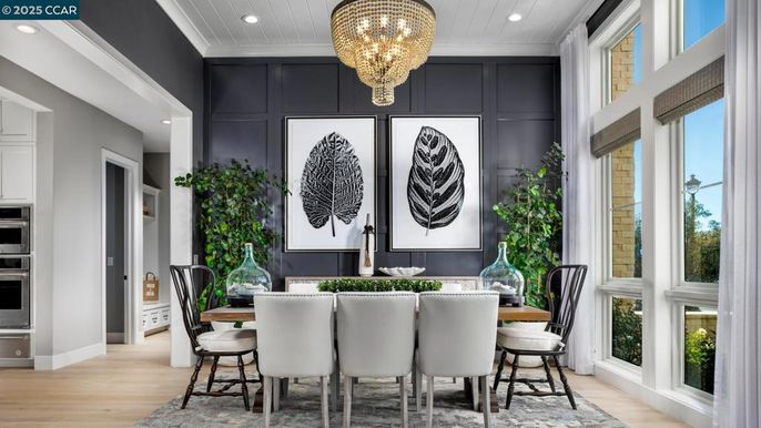 Chandelier, Dining room, Interior, Recessed Lighting, Wood Texture Flooring