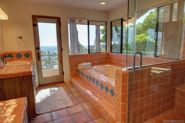 Bathroom, Interior, Recessed Lighting, Tile Countertops