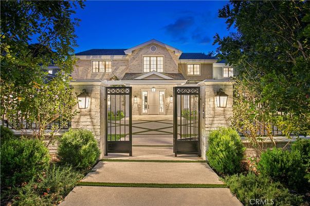 Exterior, Facade, French Provincial