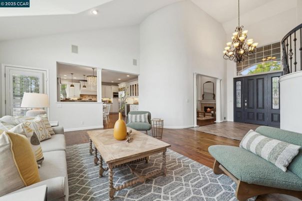 Chandelier, Interior, Kitchen, Living room, Pendant Lights, Recessed Lighting, Wood Texture Flooring