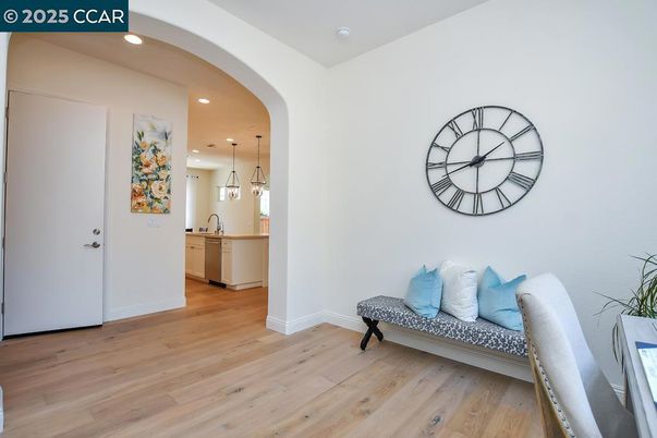 Interior, Pendant Lights, Recessed Lighting, Wood Texture Flooring