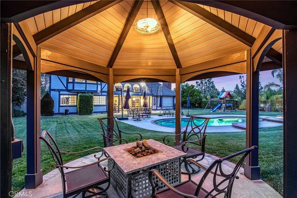 Exterior, Playground, Pool