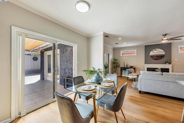 Dining room, Interior, Living room, Recessed Lighting, Wood Texture Flooring