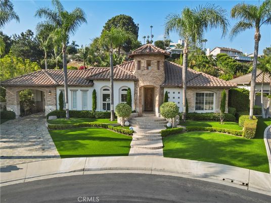 Attached, Exterior, Facade, Mediterranean