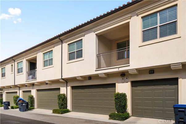 Attached, Exterior, Facade, Mediterranean