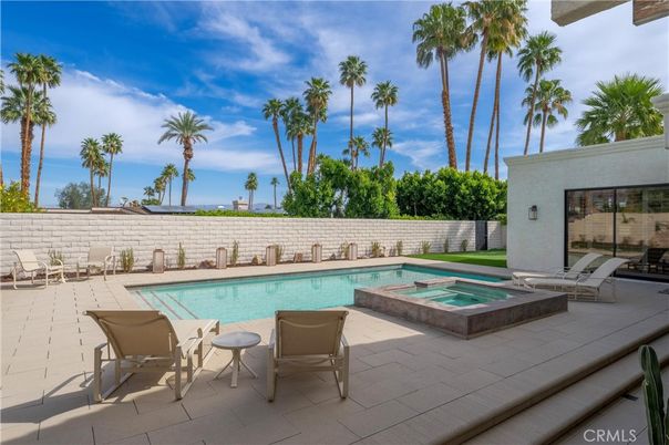 Exterior, Pool, Water