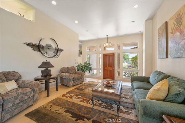 Chandelier, Interior, Living room, Recessed Lighting, Wood Texture Flooring