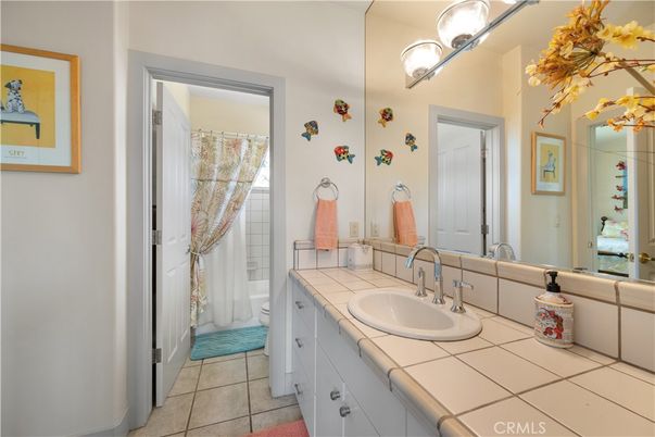 Bathroom, Interior, Tile Countertops