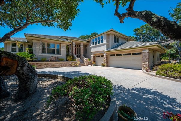 Attached, Exterior, Facade, Ranch