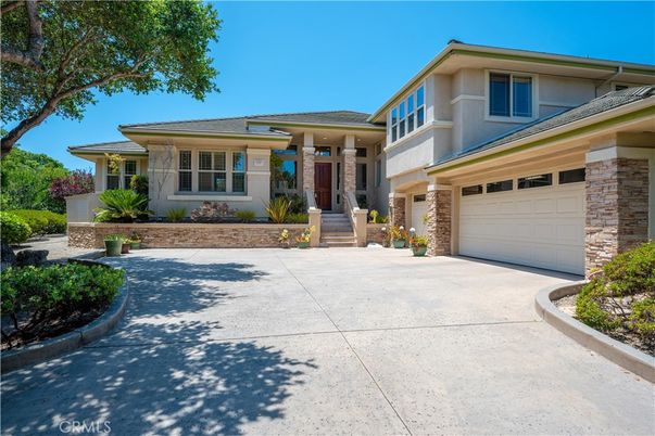 Attached, Exterior, Facade, Ranch
