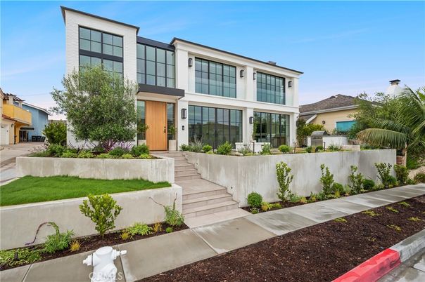 Backyard, Exterior, Facade, Modern