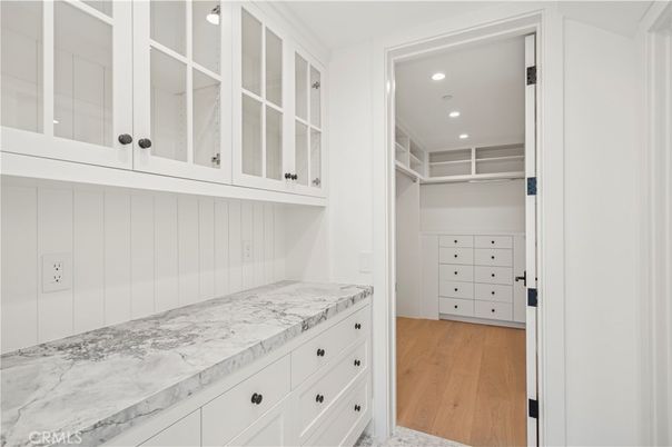 Interior, Recessed Lighting, Walk-in Closets, Wood Texture Flooring