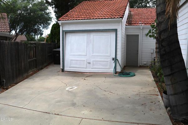 Detached Garage, Exterior